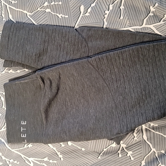 Alphalete revival leggings - Picture 3 of 5